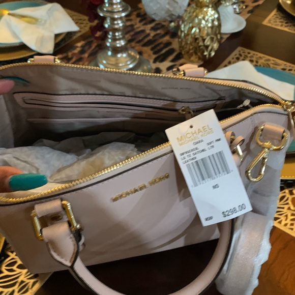 COPY - Michael Kors Large Ciara Satchel - Picture 4 of 5